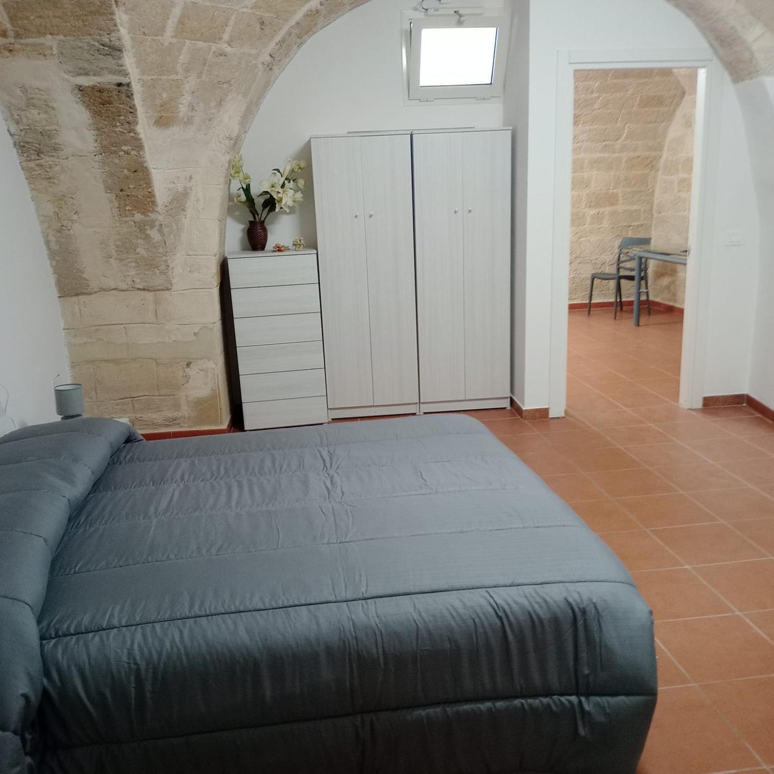 Casa Vacanza Nel Cuore Della Pietra Barletta Exterior foto
