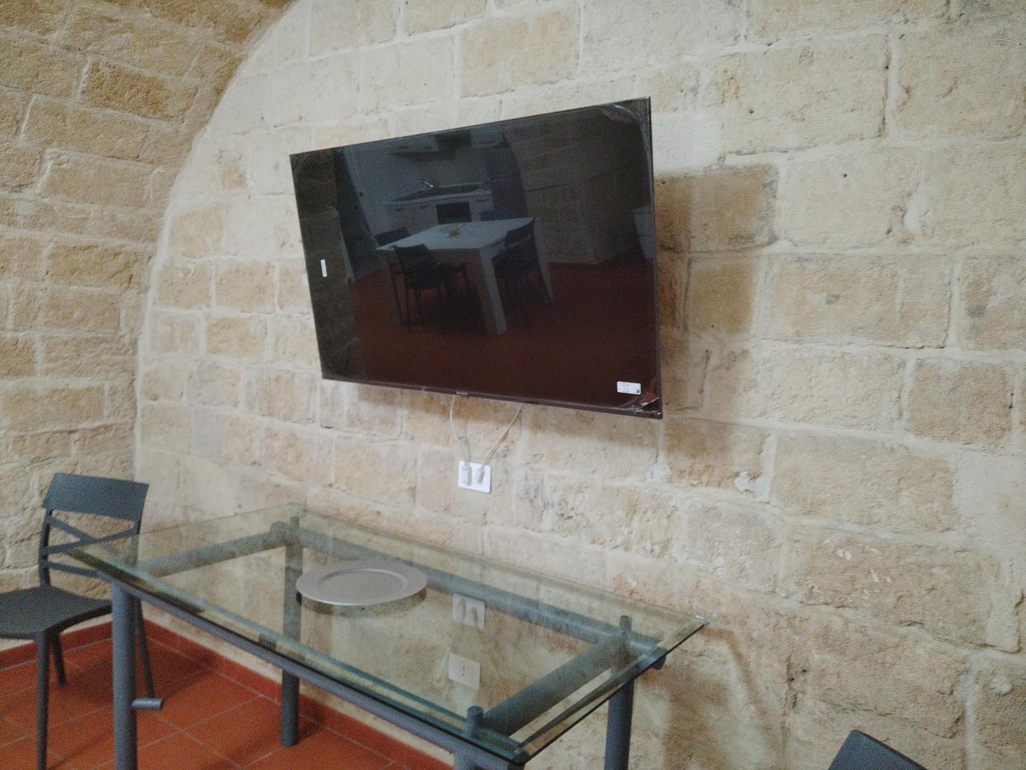 Casa Vacanza Nel Cuore Della Pietra Barletta Exterior foto