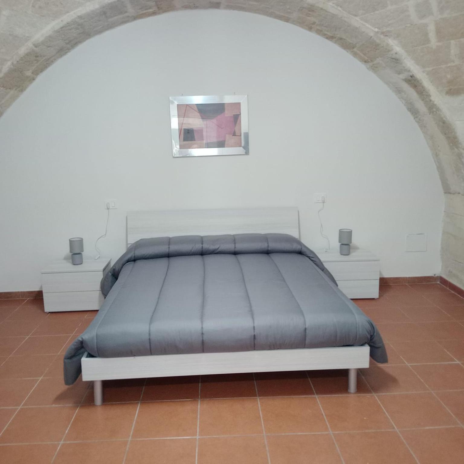 Casa Vacanza Nel Cuore Della Pietra Barletta Exterior foto