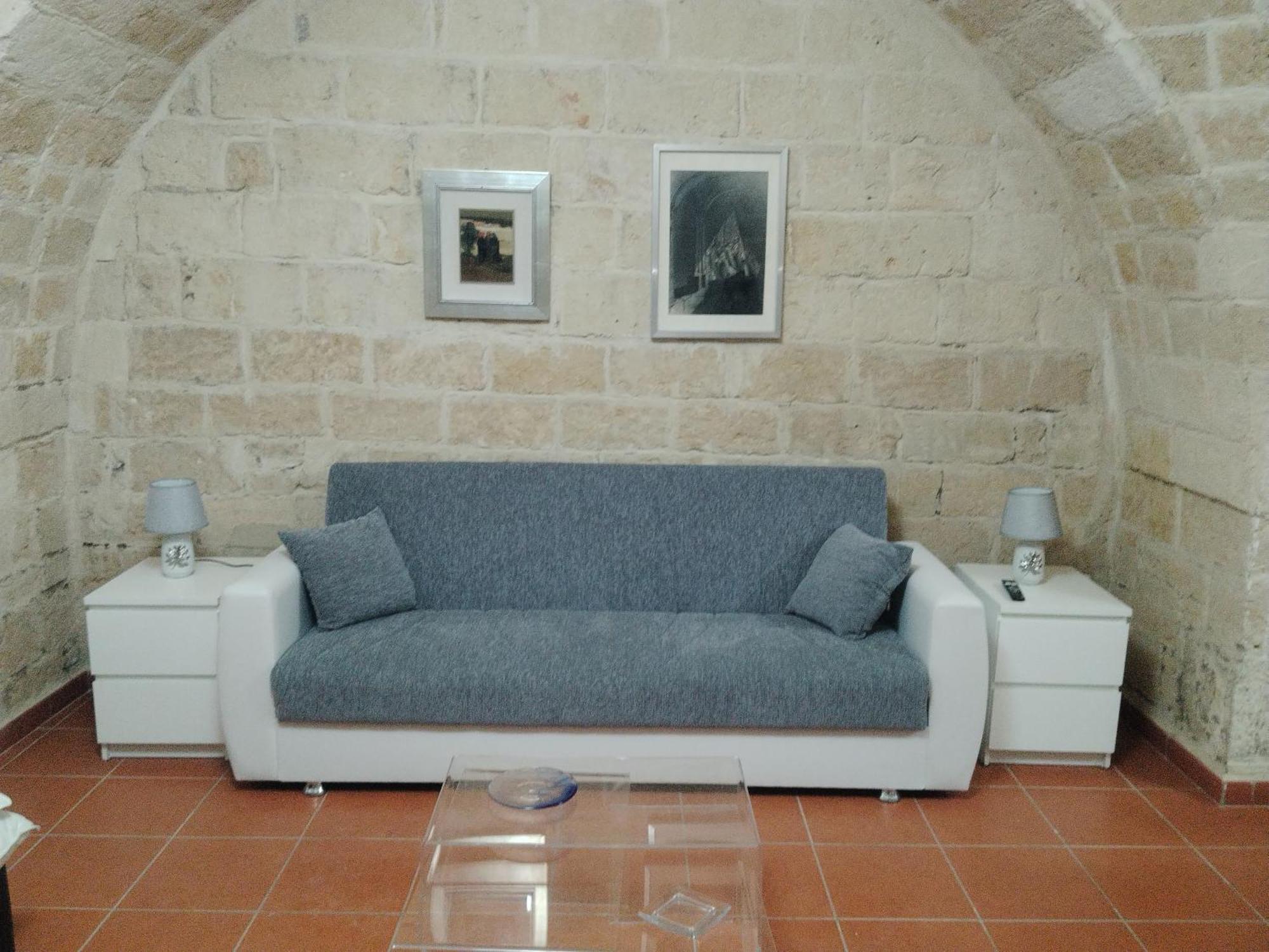 Casa Vacanza Nel Cuore Della Pietra Barletta Exterior foto