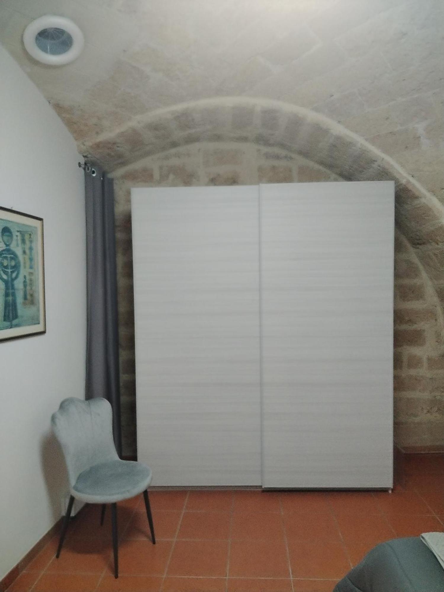 Casa Vacanza Nel Cuore Della Pietra Barletta Exterior foto
